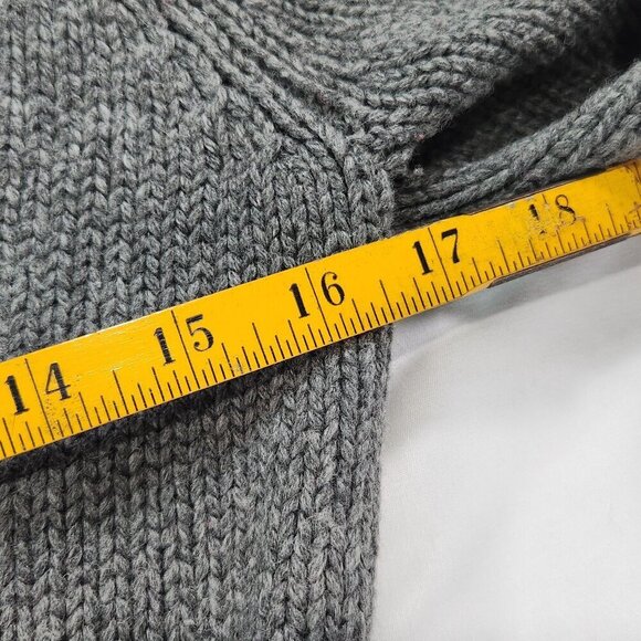 Moda International Sweater Woman’s Sz Small Wool Blend Gray Wrap Buckle
Lot F - Picture 5 of 9